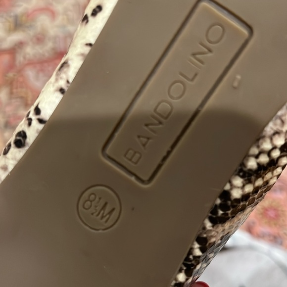 Bandolino snake effect shoes. US 8.5 - Picture 9 of 9